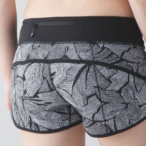 Lululemon 2.5'" Speed Up Run Shorts Black and White Tribal Print